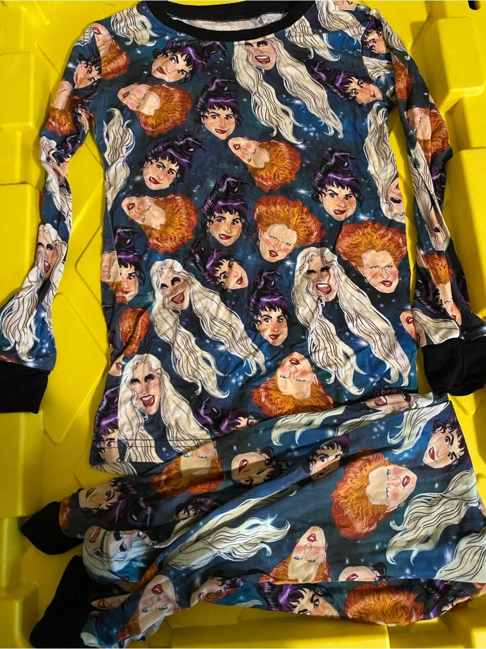 6/7 hocus Pocus bamboo pajamas EUC